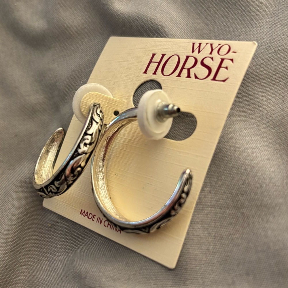 3/$20 | Wyo-Horse Silver Hoop Earrings